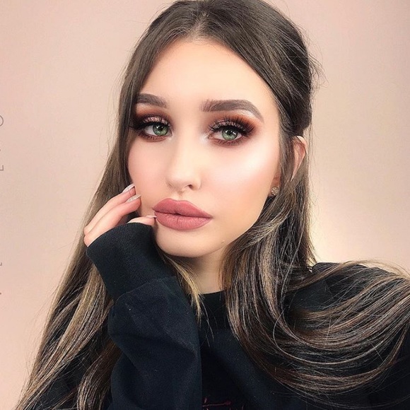 Too Faced Tutti Frutti Sparkling Pineapple Eyeshadow Palette - Picture 5 of 13